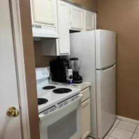 Lovely 2- Bedroom Apartment With Nice Amenities